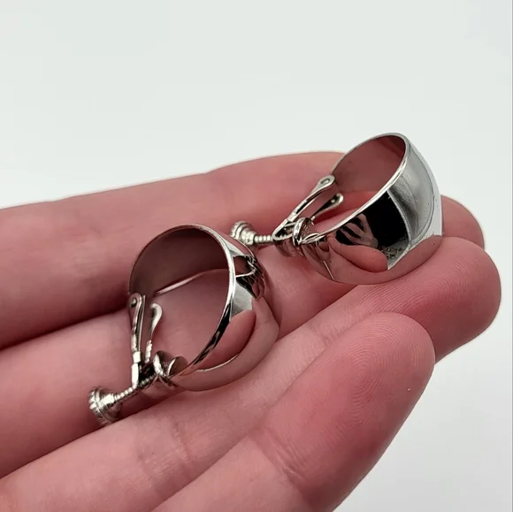 Napier Vintage clip on earrings - Picture 2 of 4